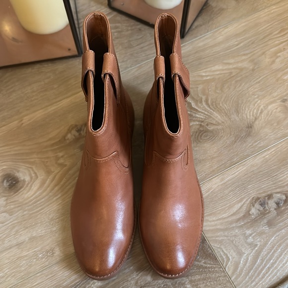 BNWOT Frye Anna Short boot - Picture 3 of 6